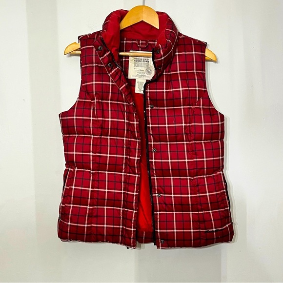 Eddie Bauer Jackets & Blazers - Eddie Bauer Vest Down Puffer Women’s S‎ Plaid Red Black Zip Pockets
